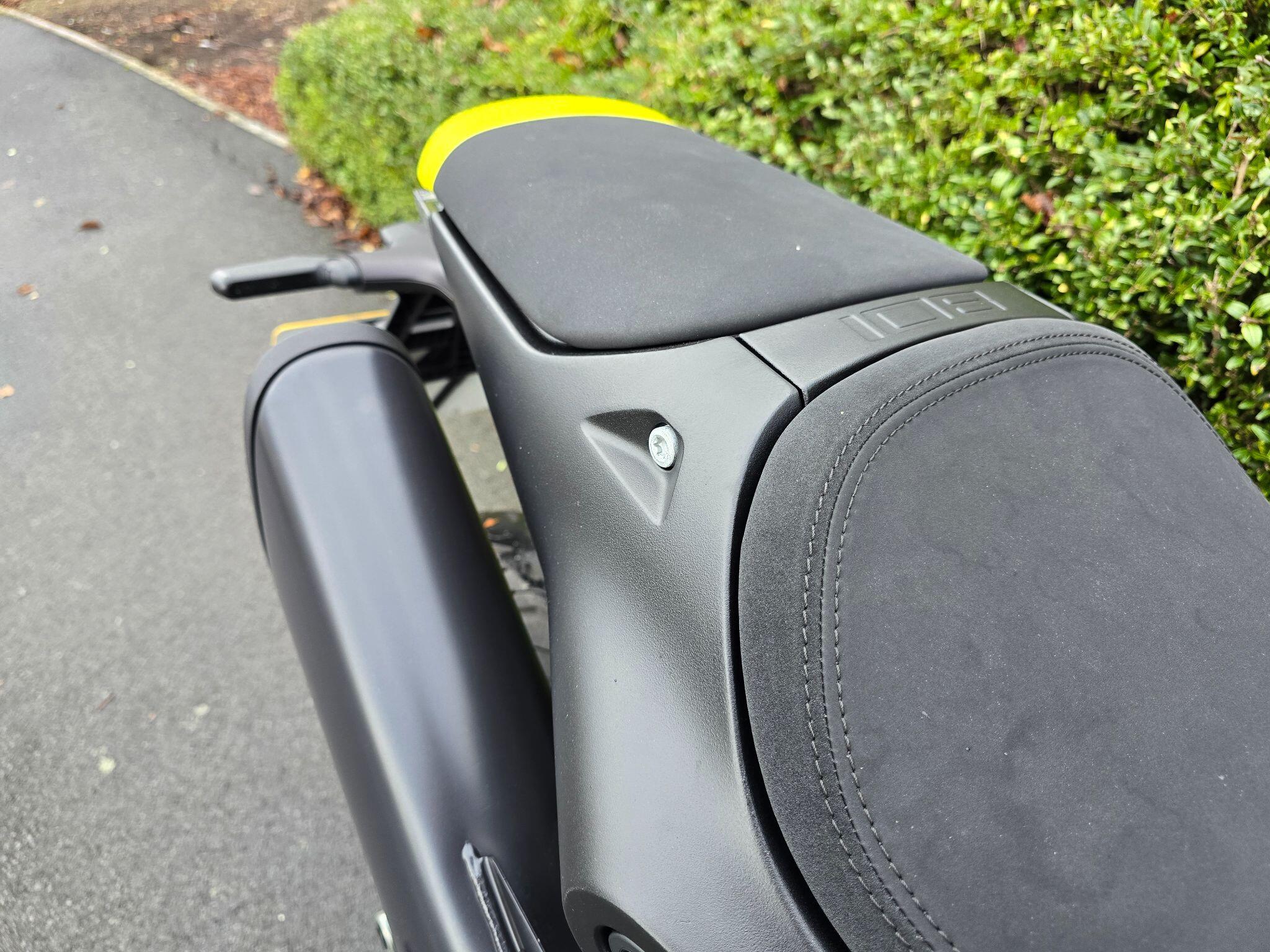 2025 25 Reg Husqvarna 801 520 X-Ring Euro 5